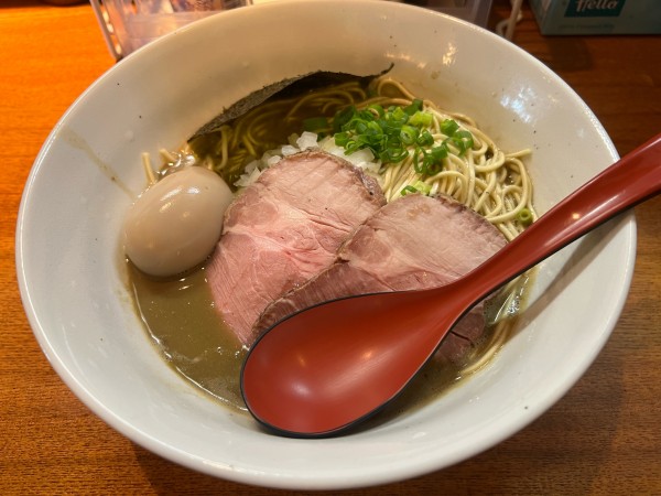 「煮干しそば極+煮卵チャーシュー1枚＋ニボ玉」@麺屋 烈の写真
