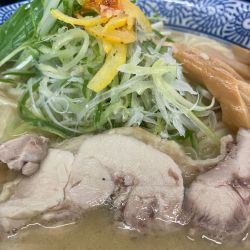 鶏塩ラーメン大盛り