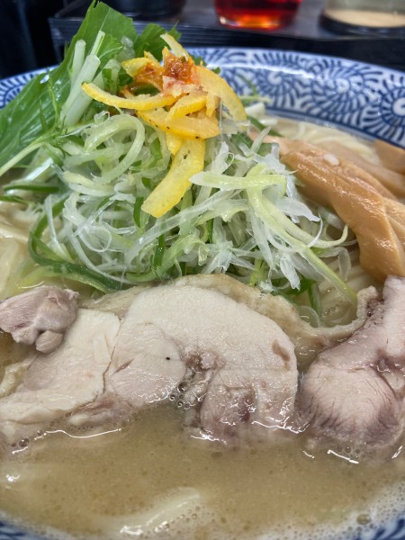 「鶏塩ラーメン大盛り」@濃厚らーめんガツリの写真