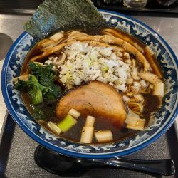 溜まり醤油ラーメン　大盛り