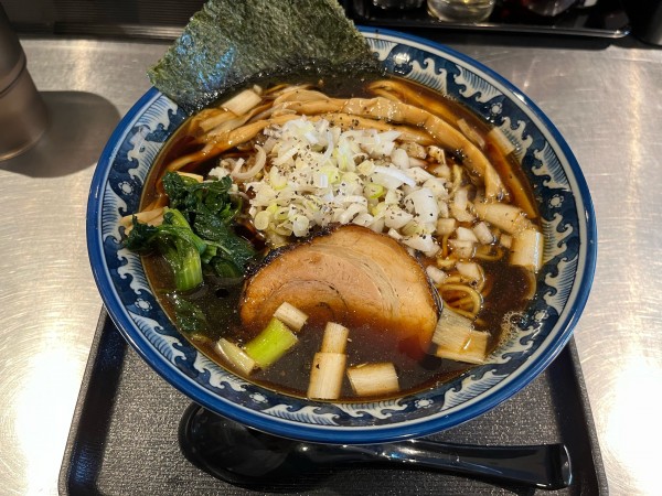 「溜まり醤油ラーメン　大盛り」@麺匠 佐蔵 FUBUKIの写真