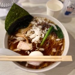 正油ラーメンねぎ油 800円