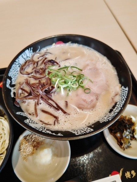 「ラーメン(860円)」@博多一幸舎 ららぽーと立川立飛店の写真
