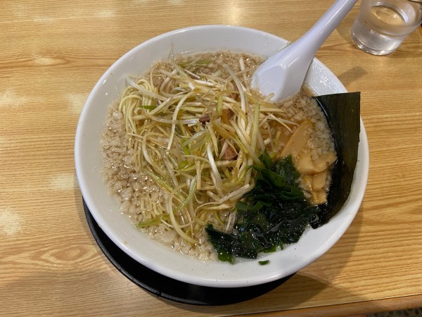「背脂ネギラーメン カタメ」@ラーメンショップ椿 新さくら通り店の写真
