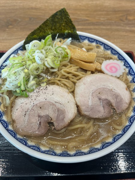 「中華そば大盛(890円)」@次念序 ふかや花園プレミアムアウトレット店の写真