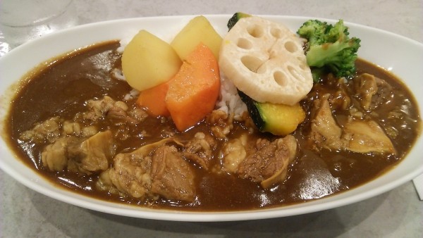 「ビーフ野菜カレー 930円＋ライス小盛 ▲50円」@カレーハウス ピヨの写真