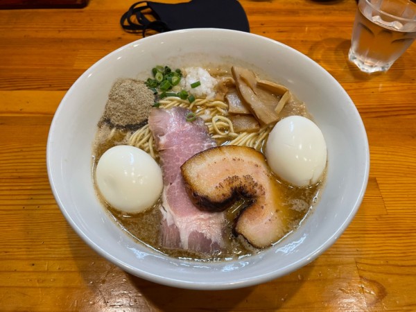 「濃厚煮干そば＋味玉」@麺笑 コムギの夢の写真