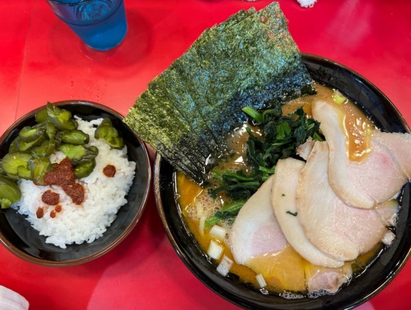 「チャーシュー麺（コイメオオメ）、ほうれん草、のりTP」@らーめん 谷瀬家 新橋店の写真