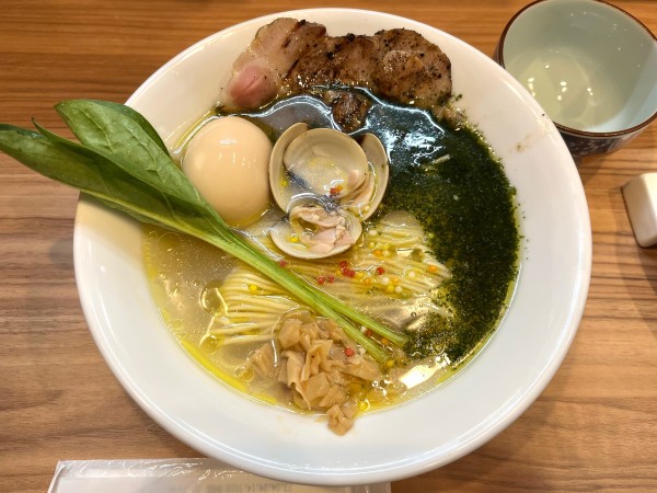 「しそ塩そば味玉添え」@拉麺 はま家の写真