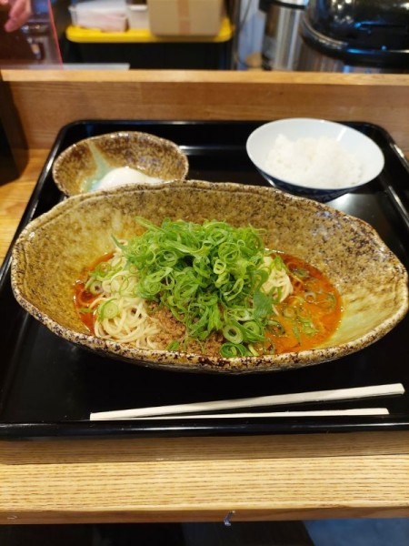 「汁なし担々麺元味＋温玉セット」@汁なし担担麺 くにまつ 神保町店の写真