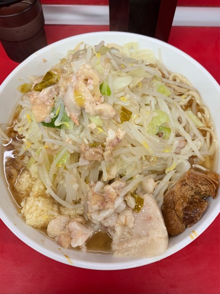 「大ラーメンぶた2枚 ニンニクヤサイアブラ」@ラーメン二郎 湘南藤沢店の写真