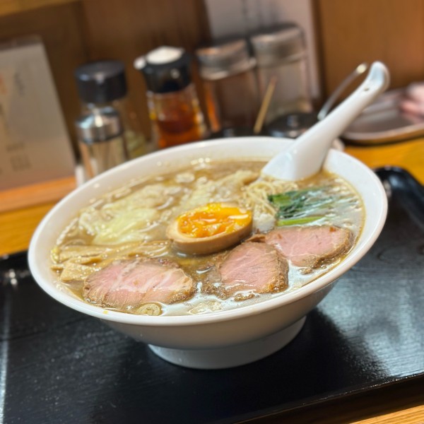 「ワンタンそば 並盛り」@中華そば 一颯の写真