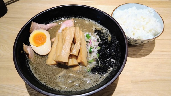 「百尾煮干し 醤油＋材木メンマ・ライス」@煮干しらーめん 波乃にぼるの写真