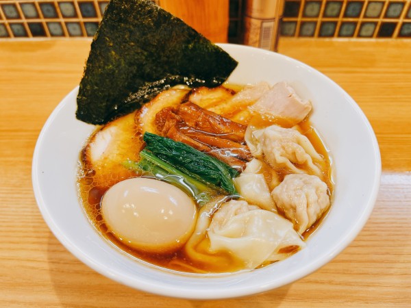 「特製地とっこ地鶏醤油中華そば」@ほっこり中華そば もつけの写真