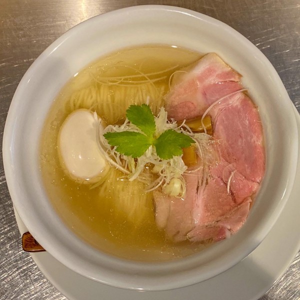 「塩そば（並）¥700 味玉 ¥0（サービス）」@成城青果の写真