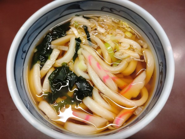 「牛どん・うどんセット　６５０円　※」@たつ屋 新宿店の写真