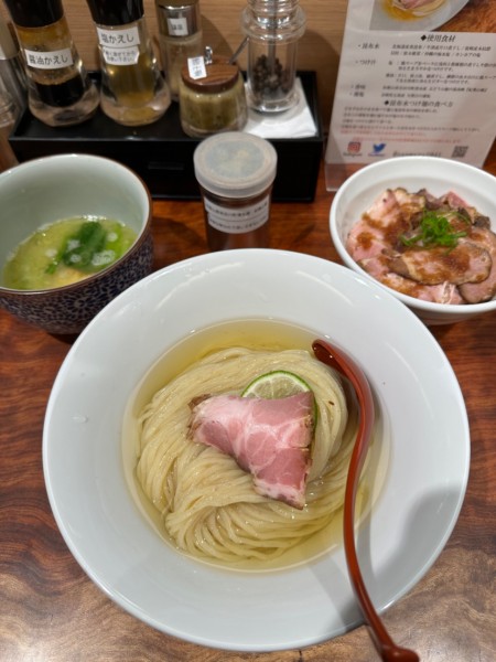 「昆布水つけ麺　豚飯」@三馬路 東京店の写真