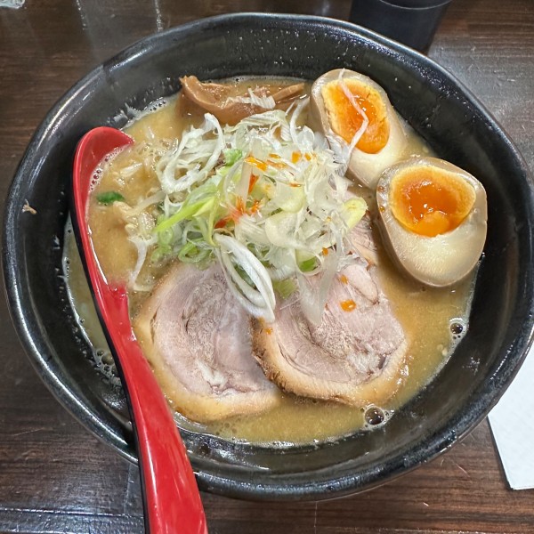 「味玉味噌チャーシュー麺　¥1,170?」@麺処 花田 池袋店の写真