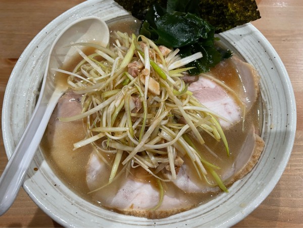 「ネギチャーシュー麺」@ラーメン心心の写真