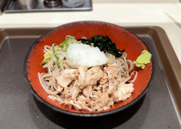 「冷し肉おろしそば(640円)」@名代 富士そば 金町店の写真