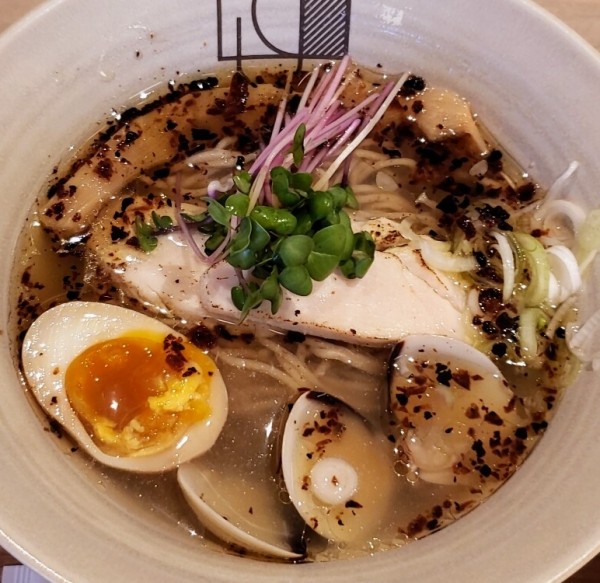 「鶏とハマグリの塩ラーメン￥９８０＋ダイブ飯（柚子）」@鶏soba Luca Lifeの写真