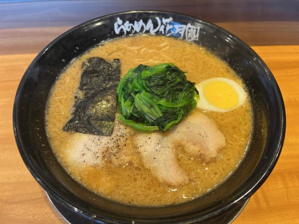 「大盛嵐げんこつらぁめん　ほうれん草」@らあめん花月嵐 東領家店の写真