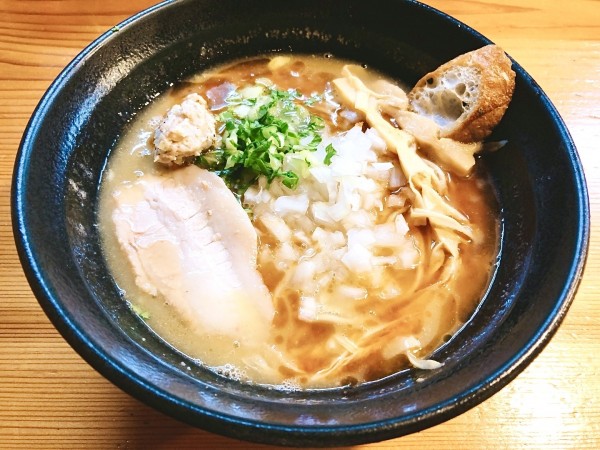 「鶏そば　エビ風味（960円）」@はりけんラーメン 南店の写真
