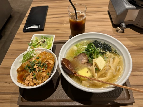 「日替わり丼&ラーメンセット1,045円」@わぎゅう専科 焼肉屋の写真