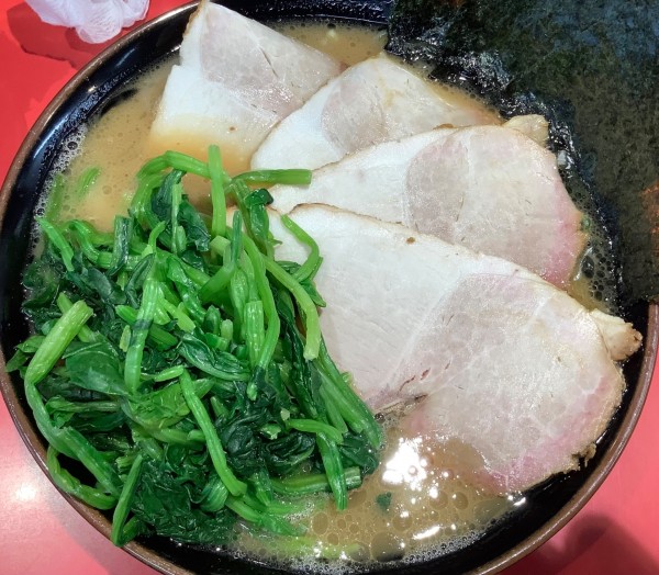 「中盛チャーシュー麺　＋　ほうれん草」@横浜ラーメン 真砂家の写真
