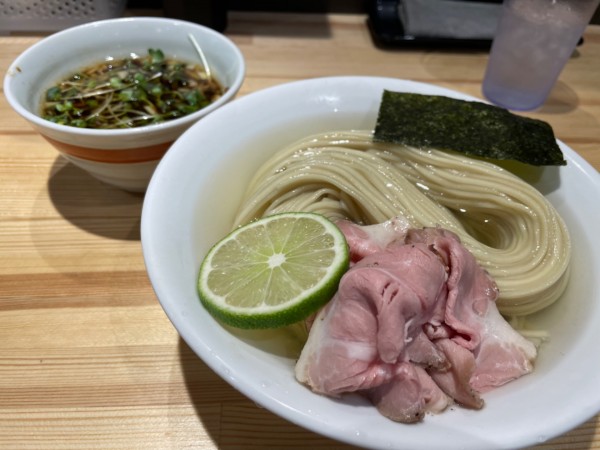 「昆布水つけ麺（黒）」@一番だしラーメン しんせんの写真