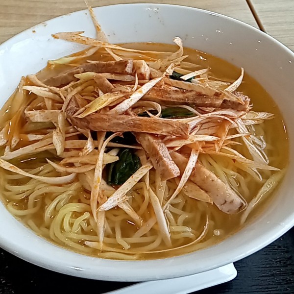 「ネギチャーシュー麺大盛り半炒飯(940円)」@三国志の写真
