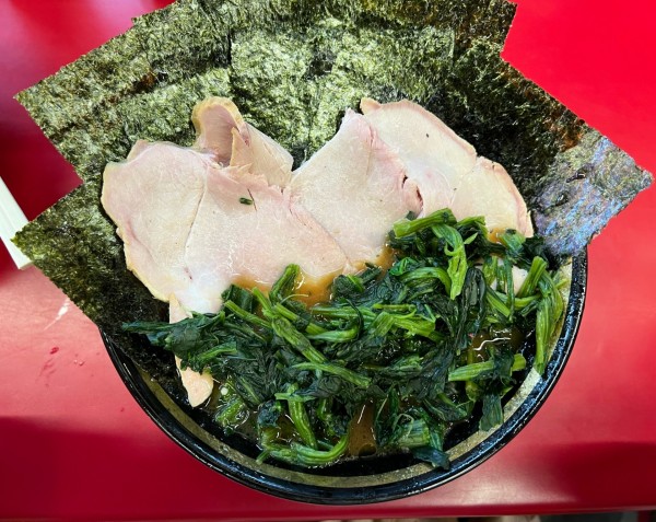 「チャーシュー麺油多め、海苔、ほうれん草」@柏 王道家の写真