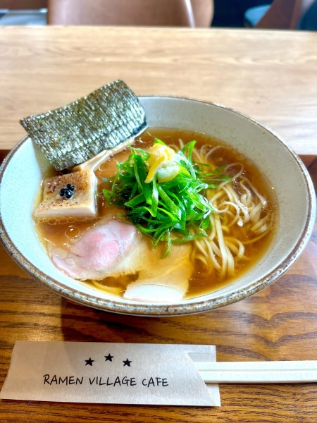 「醤油ラーメン」@RAMEN VILLAGE CAFEの写真