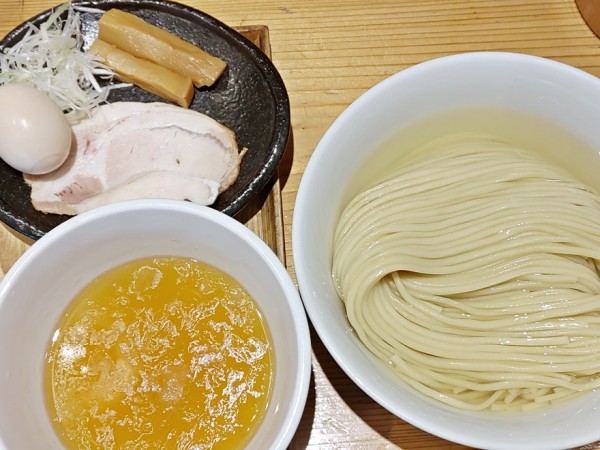 「塩つけ麺（300g・かき油）＋味玉」@麺屋鈴春の写真