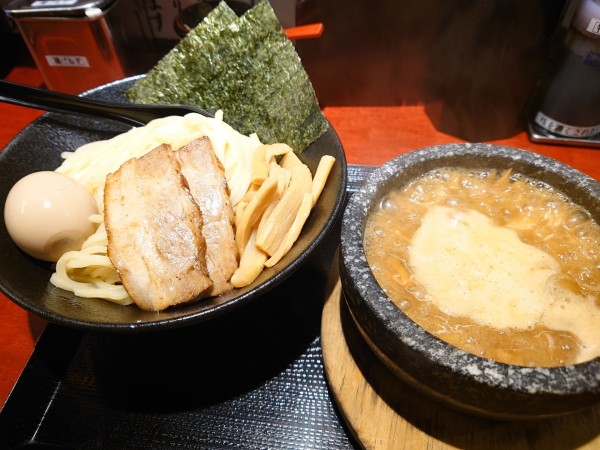 「石焼つけ麺(全部のせ)」@つけ麺屋 のぶなが 北口店の写真