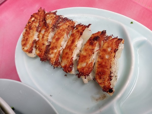 「特製ギョーザ350円(LINE友達登録初回特典で無料)他」@山岡家 富士店の写真