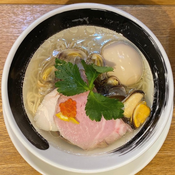 「貝とムール貝の汐そば ¥980 半熟味玉 ¥150」@麺処しろくろの写真