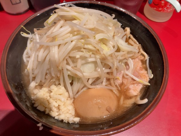 「ラーメン小+味玉」@ラーメン二郎 荻窪店の写真