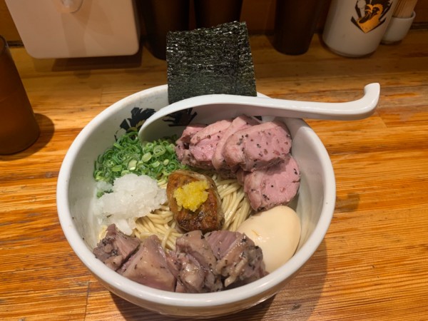 「特製フォアグラ油そば」@満鶏軒の写真