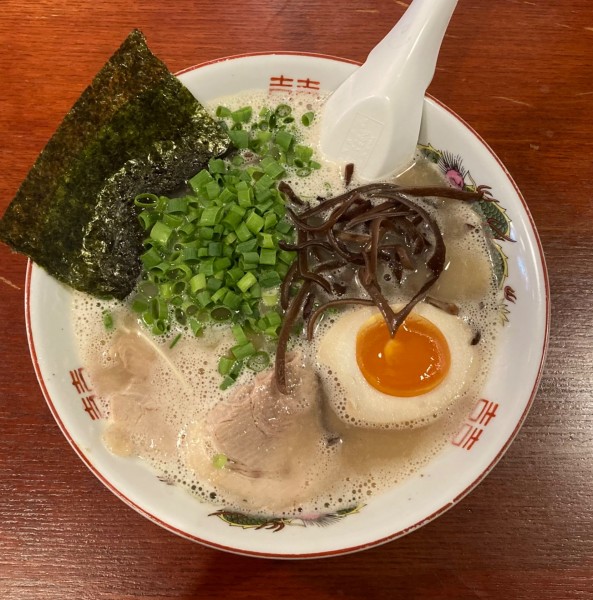 「博多ラーメン　800円」@博多ラーメン 琉の写真