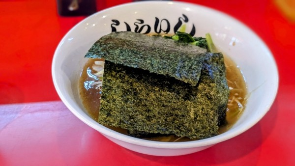 「ネギラーメン+ライス小(920円+110円)」@ラーメン しらいしの写真