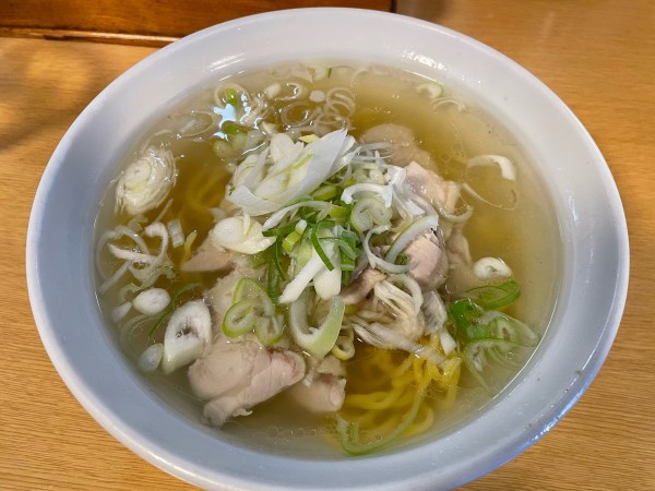 「葱油湯麺（葱入りラーメン）塩」@楽食中華 飛燕の写真