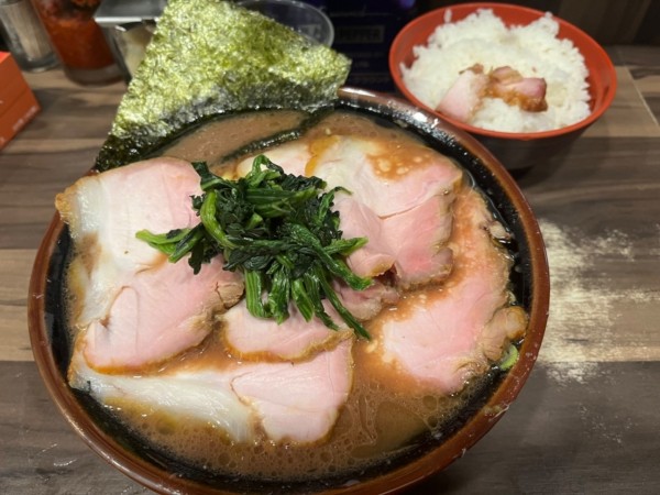 「チャーシューメン　油多め」@神田ラーメン わいず 神田本店の写真