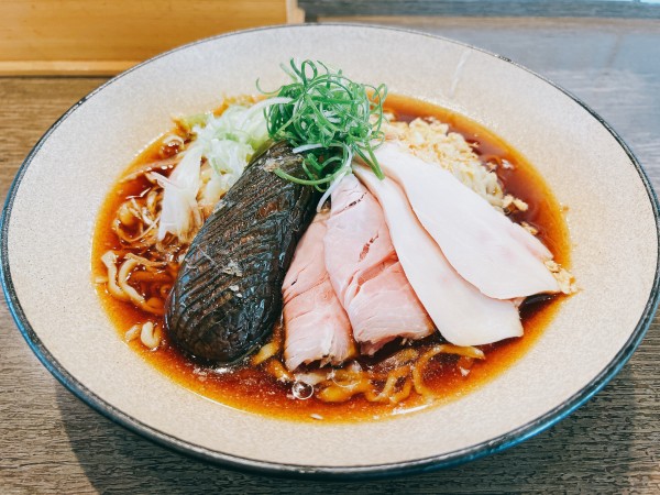 「地鶏と煮干し出汁の冷やし」@らーめん楓の写真