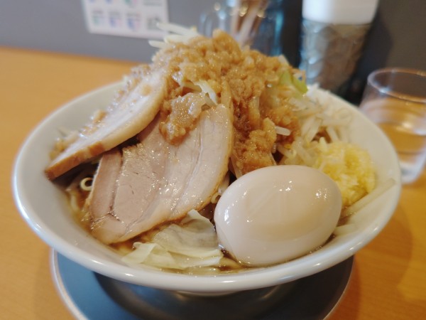 「味玉入ニンニク・ヤサイ・アブラ１０００円」@カッパラーメンの写真