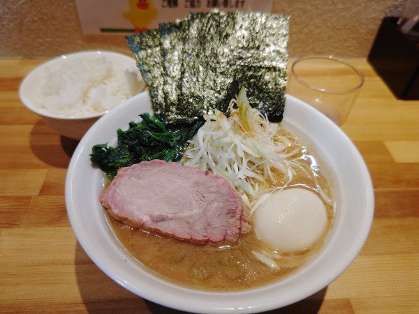 「ネギラーメン＆味玉１０００円」@横浜家系ラーメン おか家の写真