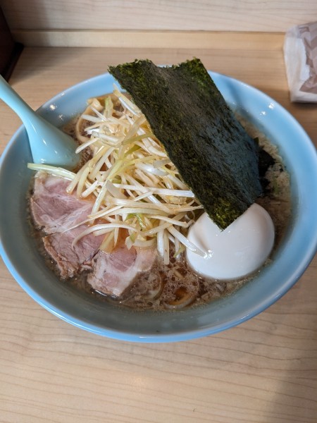 「ネギラーメン（醤油）＋味玉」@らーめん 汐見軒の写真