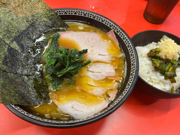 「チャーシューメン¥1,050　ライス¥150」@横浜家系ラーメン 内田家 博多本店の写真