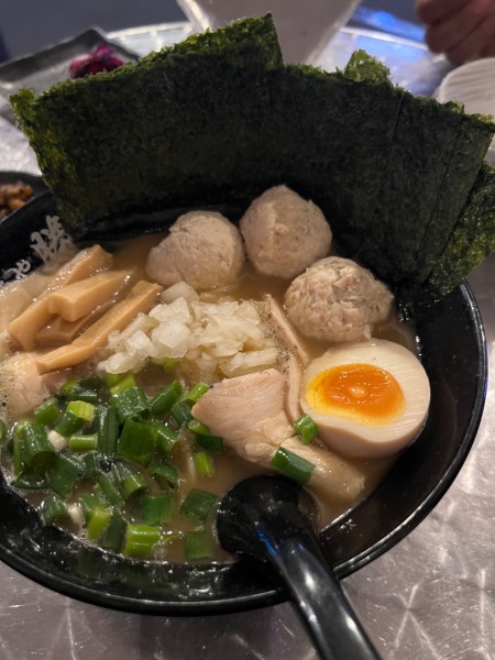 「鶏白湯醤油」@自家製麺 麺や勝鶏の写真