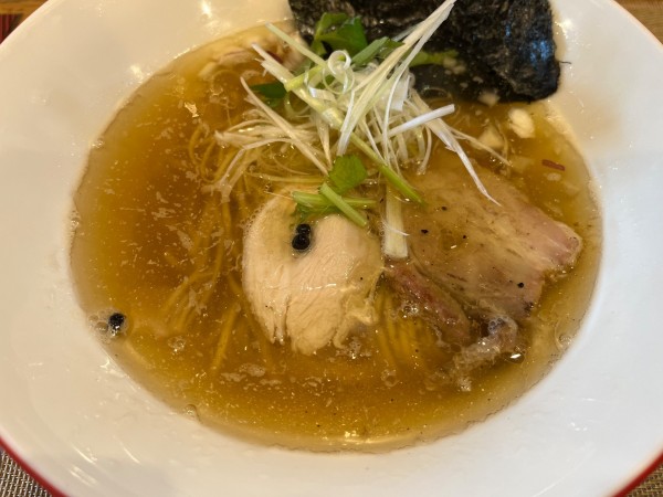 「白煮干し醤油ラーメン：950円」@Mari iidaの写真